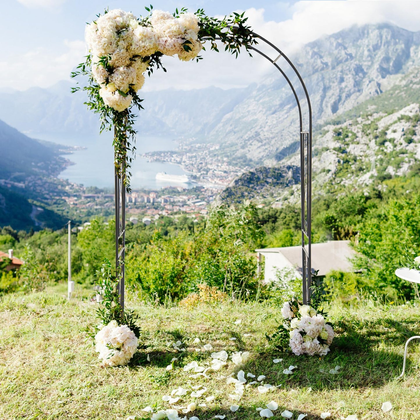 GiantexUK Metal Garden Arch, Heavy Duty Trellis Pergola Arbour with 4 Ground Stake(120x56x220cm, Curved Patterns)