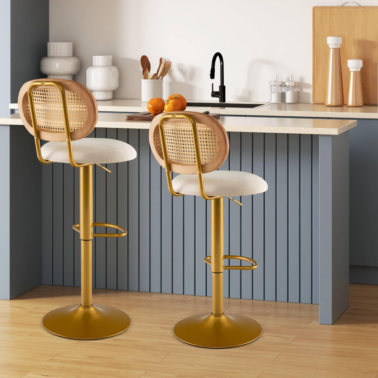 GiantexUK Bar Stools Set of 2, 360° Swivel Height Adjustable Kitchen Barstools with Rattan Back, Footrest