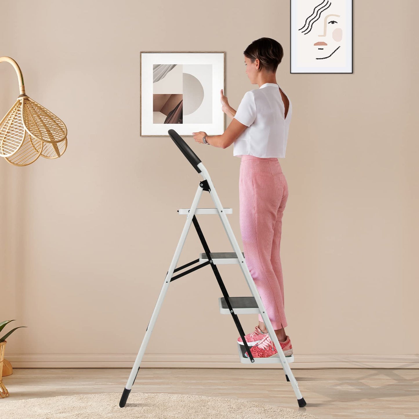 GiantexUK Folding 4 Step Ladder, Steel Stepladder with Anti-Slip Pedal & Reinforced Crossbar (4 Step, 90x46x136cm)